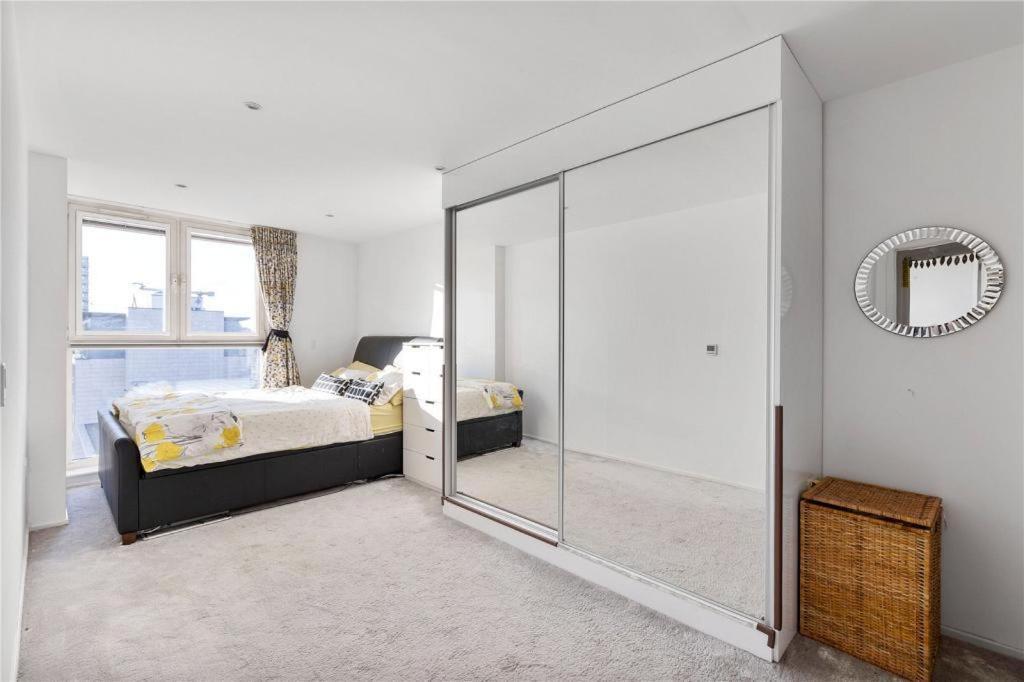 Two Bedroom Apartment - London Excel Stays Exterior photo